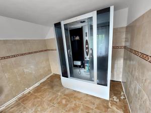 Prodej chalupy, Karlovice, 220 m2