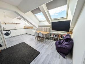 Pronájem bytu 2+kk, Praha - Holešovice, U průhonu, 54 m2