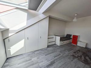 Pronájem bytu 2+kk, Praha - Holešovice, U průhonu, 54 m2