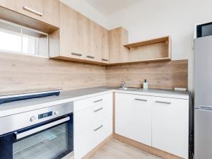 Prodej bytu 2+kk, Praha, Peroutkova, 53 m2