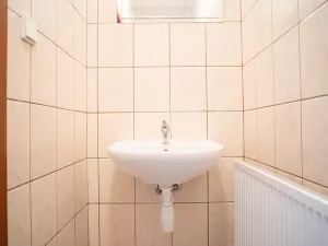Pronájem skladu, Hradec Králové, Kladská, 2725 m2