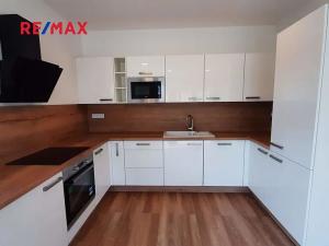 Pronájem rodinného domu, Postřižín, Na Stráni, 80 m2