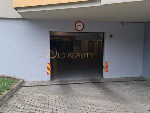 Pronájem garážového stání, Olomouc, gen. Píky, 12 m2