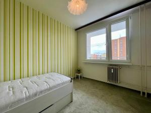 Pronájem bytu 2+kk, Kladno, Hřebečská, 48 m2