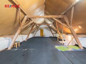 Prodej rodinného domu, Kozárovice, 174 m2