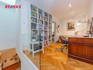 Prodej bytu 2+1, Praha - Josefov, Valentinská, 109 m2