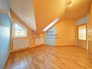Pronájem bytu 3+1, Jindřichův Hradec, Nušlova, 74 m2