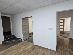 Pronájem kanceláře, Praha - Dejvice, Velflíkova, 120 m2