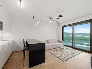 Pronájem bytu 2+kk, Praha - Modřany, Československého exilu, 52 m2