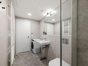 Pronájem bytu 2+kk, Praha - Modřany, Československého exilu, 52 m2