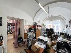 Prodej obchodního prostoru, Hustopeče, Dukelské nám., 185 m2