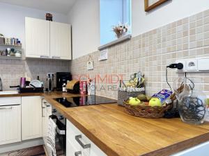 Prodej obchodního prostoru, Hustopeče, Dukelské nám., 185 m2