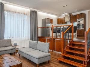 Prodej rodinného domu, Praha - Kolovraty, 450 m2