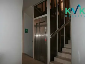 Pronájem kanceláře, Karlovy Vary, Dr. Davida Bechera, 34 m2