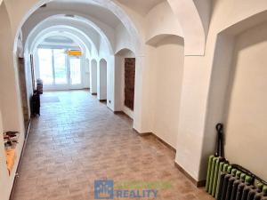 Pronájem obchodního prostoru, Trutnov - Vnitřní Město, Krakonošovo náměstí, 85 m2