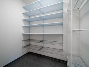Pronájem bytu 2+kk, Praha - Karlín, U Sluncové, 55 m2