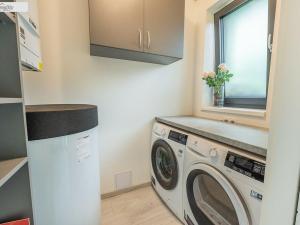 Prodej rodinného domu, Králův Dvůr - Křižatky, Na Vinohradech, 136 m2
