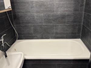 Pronájem bytu 1+1, Zlín - Malenovice, třída Svobody, 31 m2