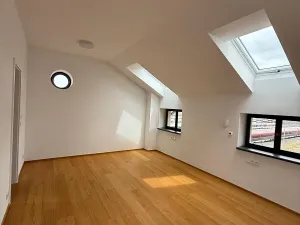 Pronájem bytu 2+kk, Praha - Vršovice, Bartoškova, 79 m2