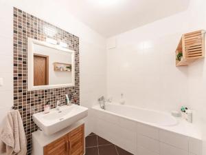 Pronájem bytu 3+kk, Praha - Zbraslav, Pickova, 112 m2