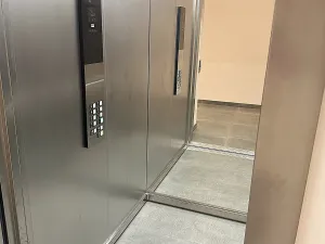 Prodej bytu 1+kk, Praha - Holešovice, V háji, 46 m2
