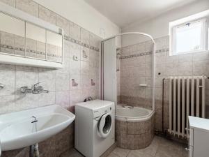 Pronájem bytu 2+1, Praha - Hodkovičky, Půlnoční, 62 m2