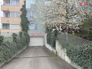Prodej garážového stání, Praha - Kbely, Pod Nouzovem, 16 m2