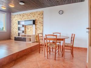 Prodej bytu 3+1, Nymburk, Sadová, 70 m2