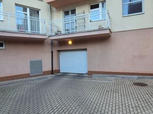 Pronájem garážového stání, Praha - Suchdol, Internacionální, 15 m2