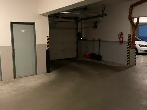 Pronájem garážového stání, Praha - Suchdol, Internacionální, 15 m2