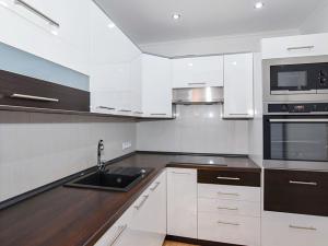 Pronájem bytu 2+kk, Praha - Bohnice, Kostřínská, 43 m2