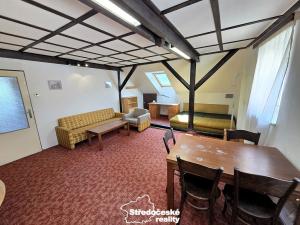 Pronájem bytu 3+kk, Praha - Hrdlořezy, Hrdlořezská, 85 m2