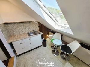 Pronájem bytu 3+kk, Praha - Hrdlořezy, Hrdlořezská, 85 m2