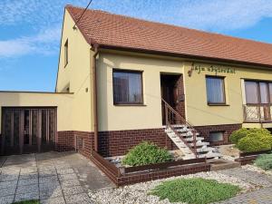 Pronájem rodinného domu, Kostice, Sadová, 135 m2