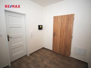Pronájem bytu 2+kk, Velký Osek, U hřiště, 58 m2
