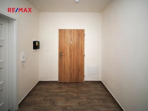 Pronájem bytu 2+kk, Velký Osek, U hřiště, 58 m2
