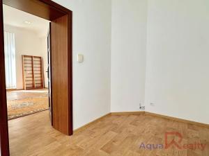 Pronájem obchodního prostoru, Karlovy Vary, Foersterova, 51 m2