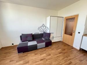 Pronájem bytu 1+kk, Brno - Lesná, Halasovo náměstí, 21 m2