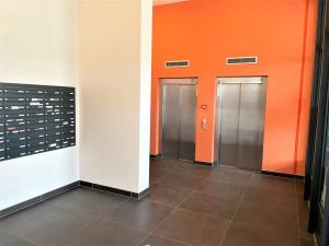 Pronájem bytu 1+kk, Praha - Stodůlky, Holýšovská, 32 m2