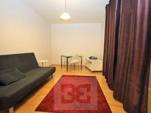 Pronájem bytu 1+kk, Praha - Košíře, Pod Kavalírkou, 45 m2