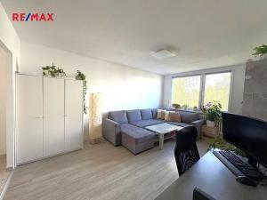 Prodej bytu 3+1, Praha - Újezd nad Lesy, Žárovická, 63 m2
