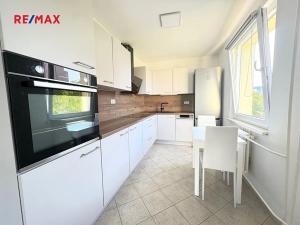 Prodej bytu 3+1, Praha - Újezd nad Lesy, Žárovická, 63 m2