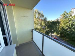 Prodej bytu 3+1, Praha - Újezd nad Lesy, Žárovická, 63 m2