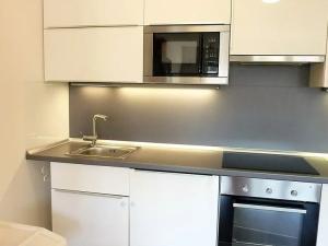 Pronájem bytu 2+kk, Praha - Modřany, Fikerova, 67 m2