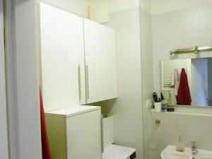 Pronájem bytu 2+kk, Praha - Modřany, Fikerova, 67 m2