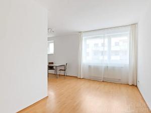 Pronájem bytu 1+kk, Praha - Jinonice, Za zámečkem, 32 m2