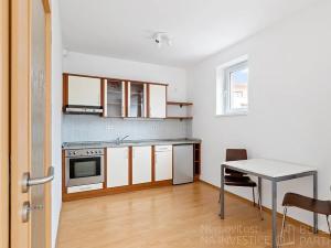 Pronájem bytu 1+kk, Praha - Jinonice, Za zámečkem, 32 m2