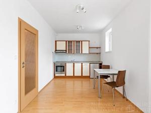 Pronájem bytu 1+kk, Praha - Jinonice, Za zámečkem, 32 m2