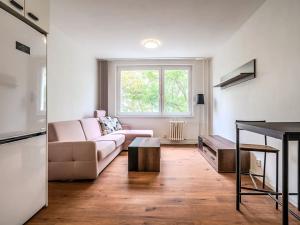 Pronájem bytu 1+kk, Praha - Modřany, Semická, 29 m2