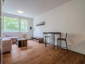 Pronájem bytu 1+kk, Praha - Modřany, Semická, 29 m2